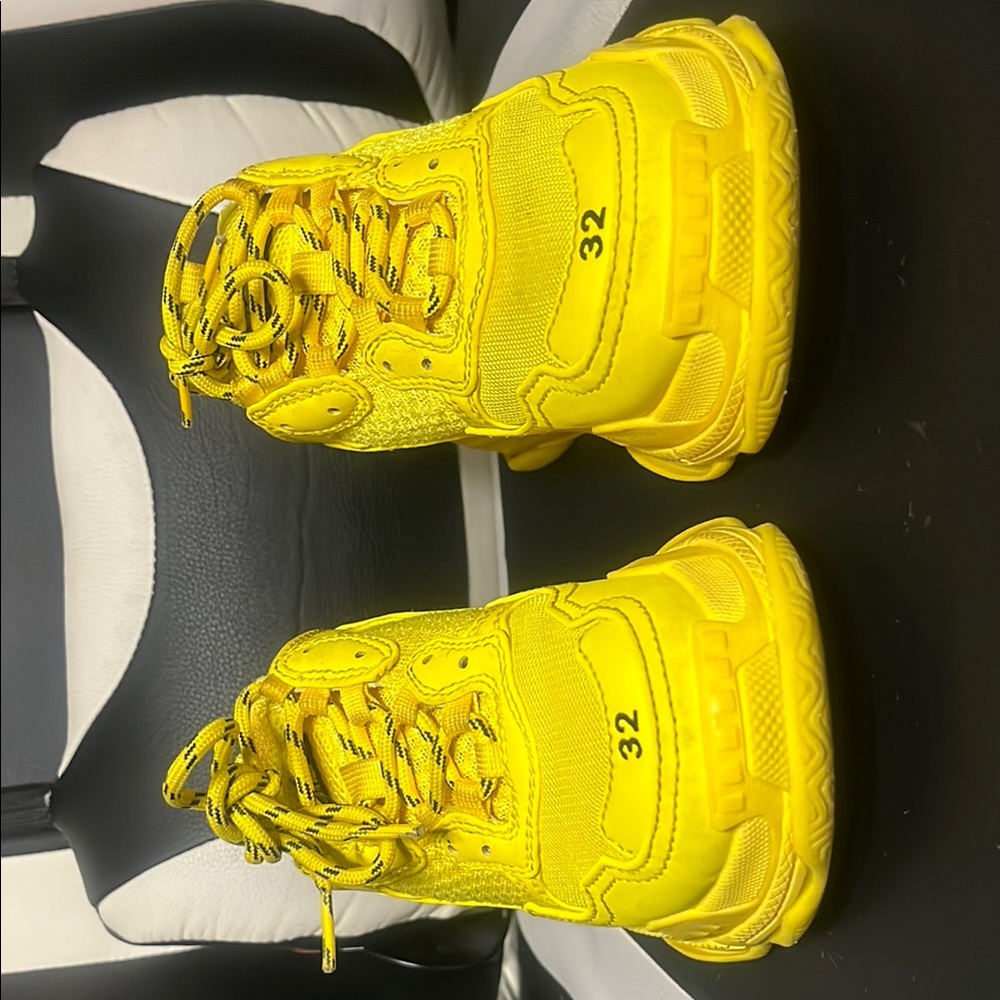 Balenciaga Kids Yellow Sneakers Size 32 US 1 - Picture 7 of 17